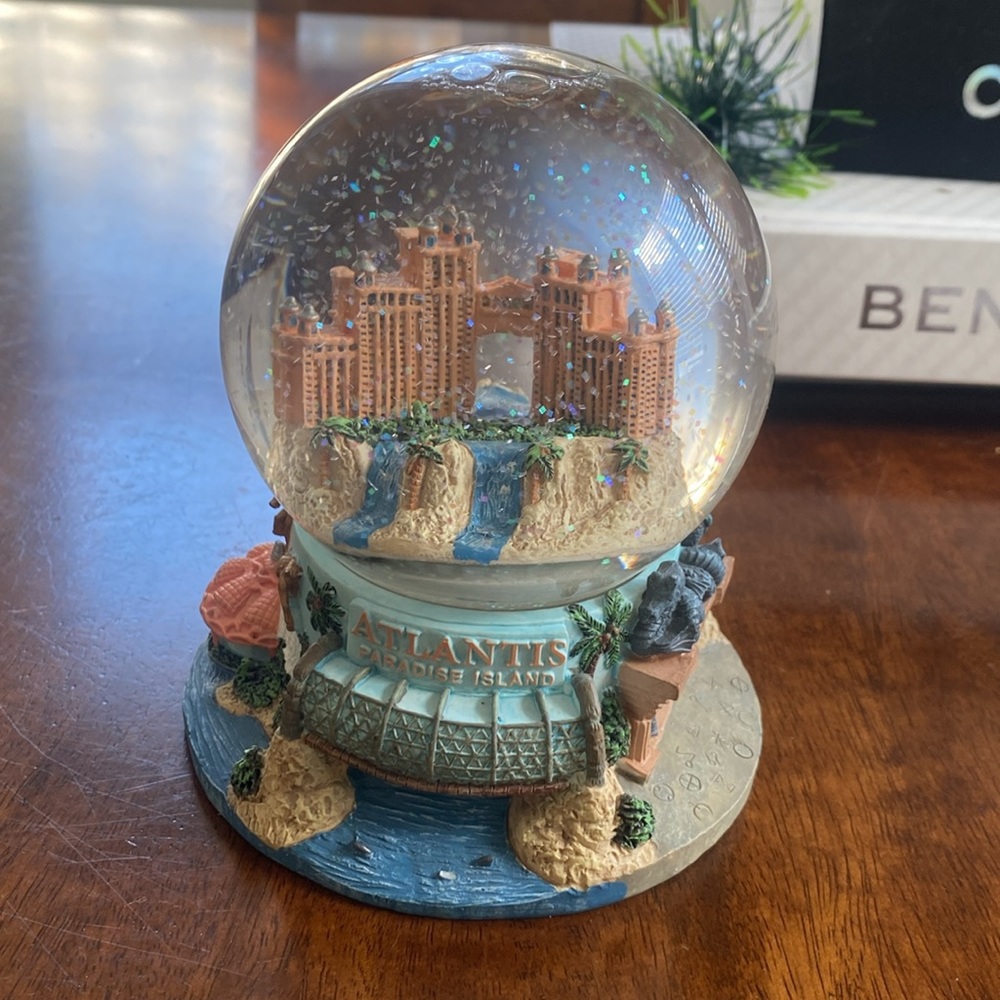 Atlantis Paradise Island Souvenir Snow Globe - Blue/Tan